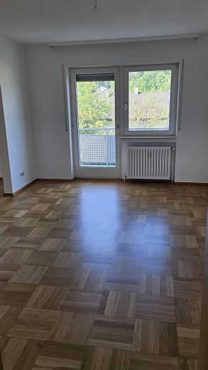 Sonnige 4-Zi mit Balkon + Garage in Ebersteinburg – Foto 6