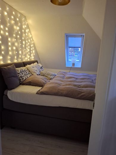 Einfamilienhaus mit Einliegerwohnung – Schlafzimmer oben