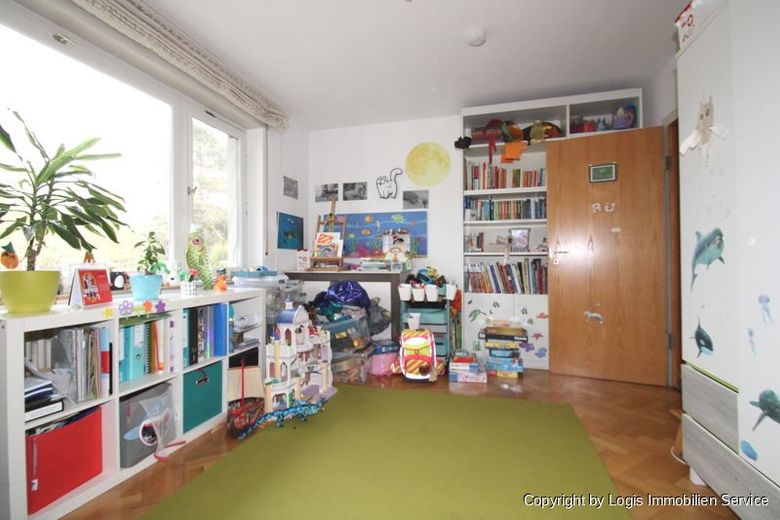 Erstes Schlafzimmer