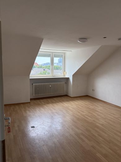 Möbliertes 2-Zimmer Apartment mit Alpenblick - ideal für WG oder Flatsharing – Zimmer 2  - vor Modernisierung
