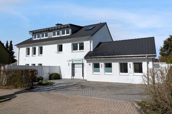 Außergewöhnlich großzügiges Einfamilienhaus mit 389 m² Wohnfläche in Halver