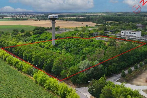 Teren przemysłowy z bunkrem naziemnym i wieżą | ok. 15.646 m² | bez prowizji