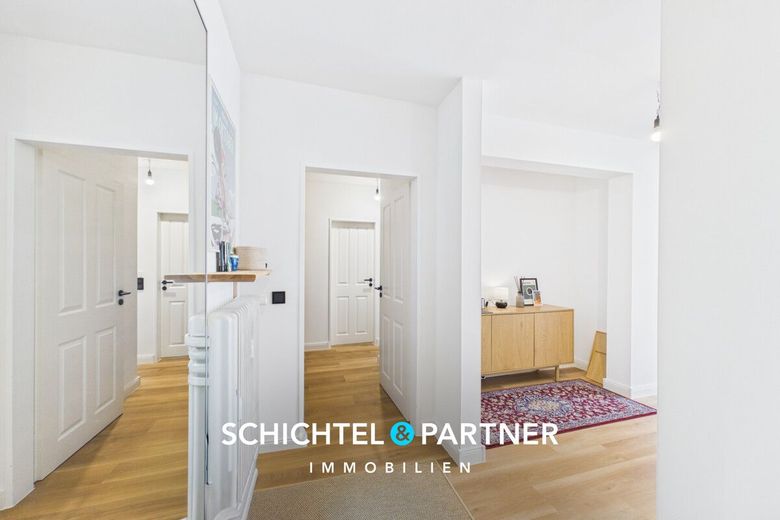 Alte Neustadt | Renovierte 3-Zimmer-Wohnung mit Garage und Balkon – S&amp;P | Flur