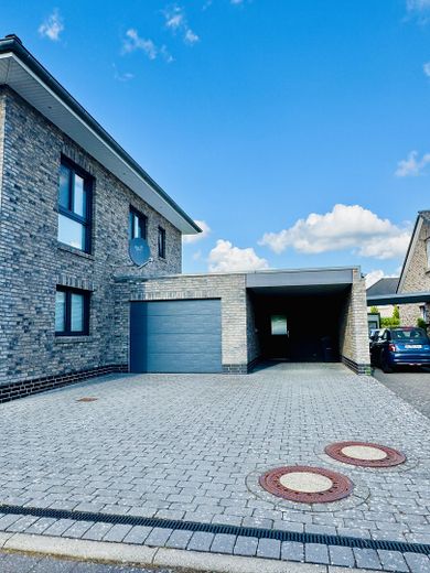 Garage und Carport