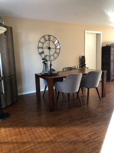 Schöne 2 Zimmer-Gartenwohnung in Ruhiger Lage – Wohnzimmer