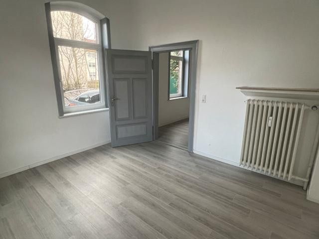 Seelze Zentrum, 2 bina, 4 bağımsız bölüm, birçok olanak – Zimmer 4 Haus 30 EG