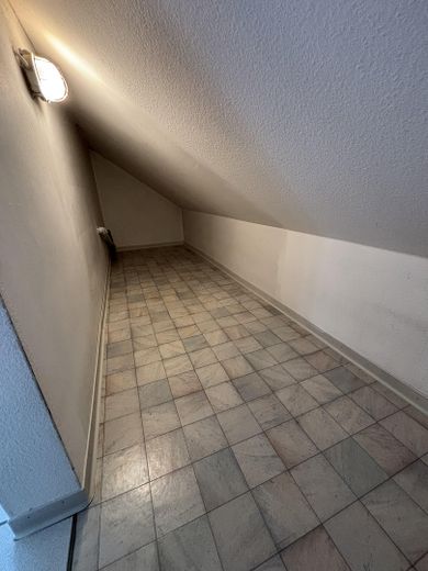 große und gepflegte Maisonettewohnung – Abstellfläche hinter der Küche