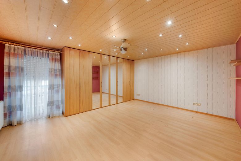 Wohnen & Arbeiten auf ca. 287 m² Fläche in Aßlar-Berghausen – Foto 9