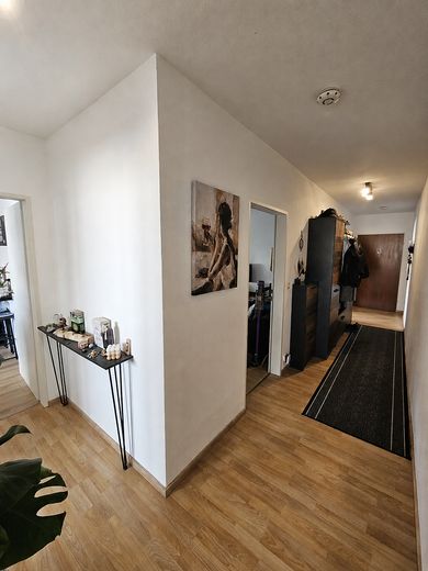 Provisionsfrei: Gepflegte 3-Zimmer-Wohnung mit Südwestbalkon – ab Dezember bezugsfrei – Geräumiger Flur