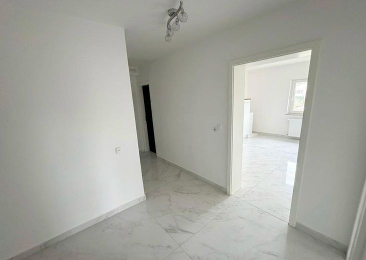 Renoviertes Mehrfamilienhaus in Bestlage direkt in Lollar – Flur