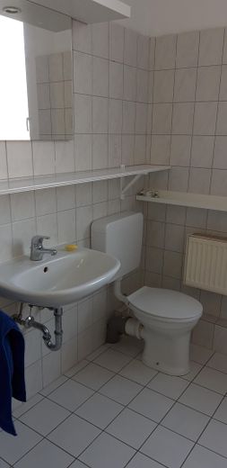 Charmante 2,5-Zimmer-Wohnung in zentraler Lage von Celle – Bad