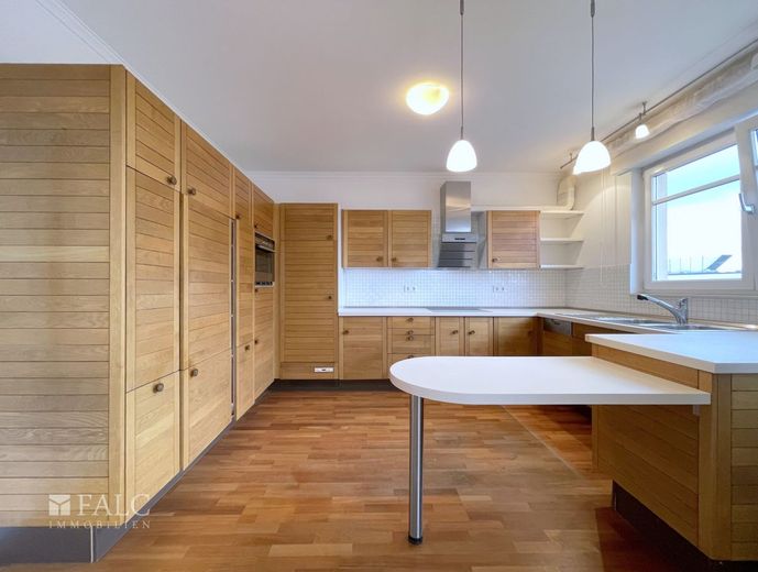 Viel Platz, viel Komfort - Gepflegte Maisonette-Wohnung samt Klimanlage im Herzen von Troisdorf! – Küche