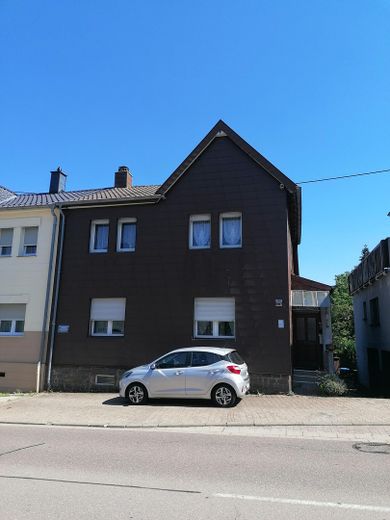 1-2 family house for sale in Göttelborn – Foto 1