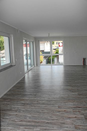 Objekt Domblick 61, 53639 Königswinter Thomasberg WE 04 – Wohnzimmer mit offener Küche