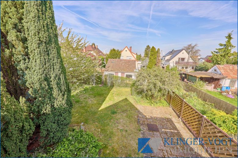 ** Ihr Eigenheim zum Gestalten ** älteres Einfamilienhaus mit zusätzlichem Bauplatz – Blick in den Garten