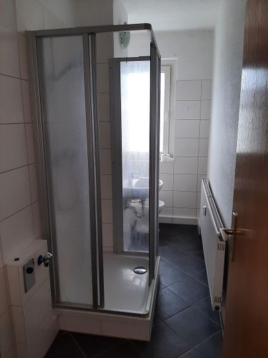 Bad mit Dusche 4. OG