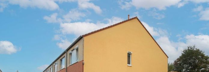 Krefeld - Benrad के लोकप्रिय आवासीय क्षेत्र में गैरेज और पार्किंग स्थानों वाला छोर का Reihenhaus