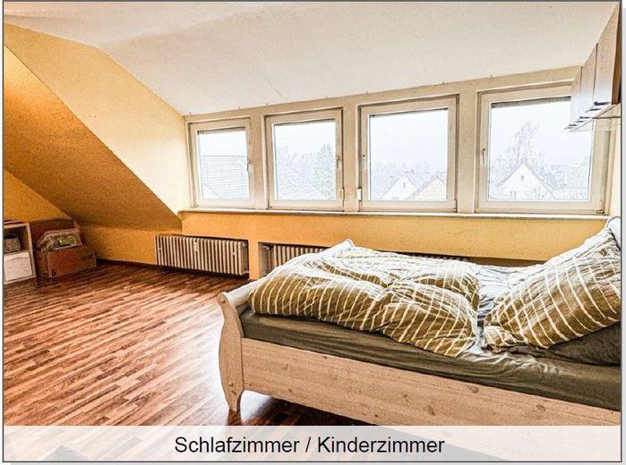 Charmante, generöse Dachgeschosswohnung in Herford 160 qm + 60 qm – Schlafzimmer
