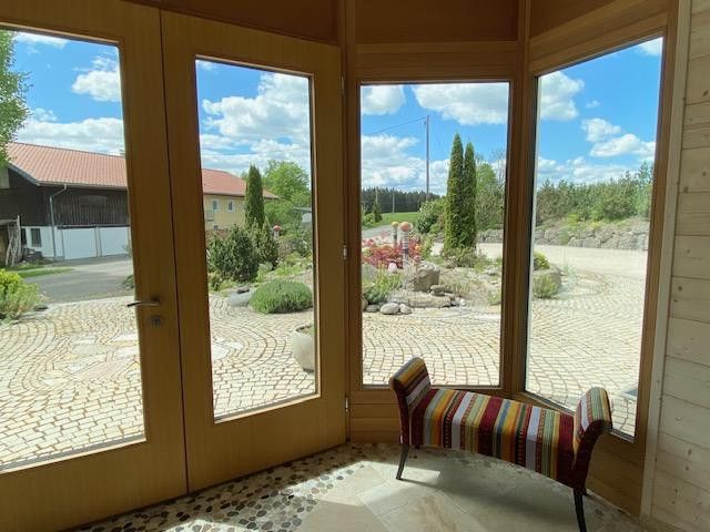 Eingangsbereich mit Terasse 