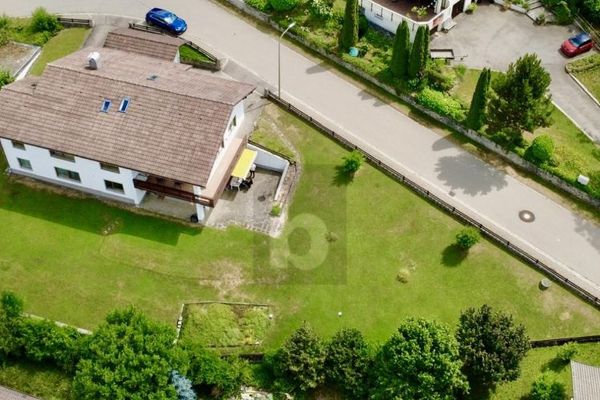 HOCHWERTIG, RUHIGE LAGE UND VIEL PLATZ