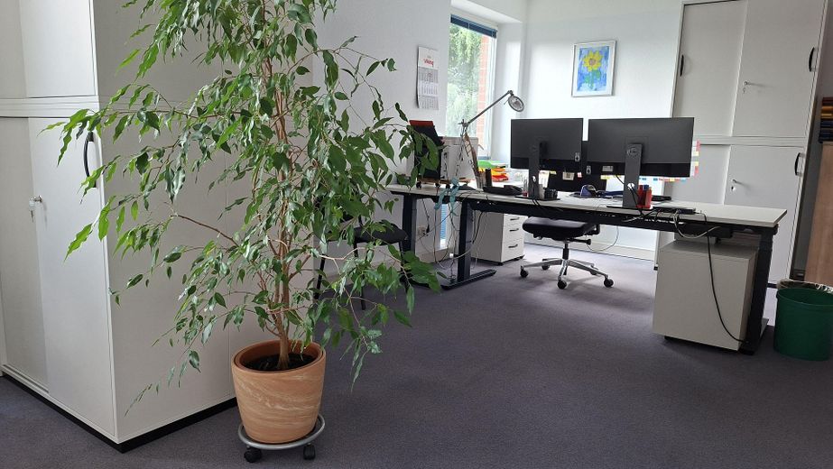 2 otopark yeri dahil aydınlık ofis/muayene birimi – Foto 8
