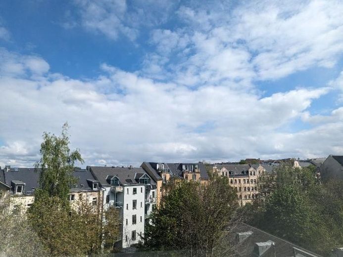 Schöne 3 Raum-Maisonette-Wohnung, mit großzügigen Räumen und Badezimmer mit Taglicht und Badewanne – Foto 1