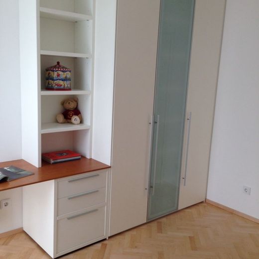 Zimmer mit Einbauschrank