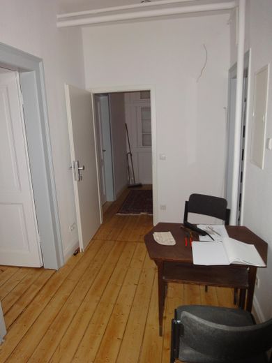 Mieszkanie typu atelier z zabudowaną kuchnią – Flur