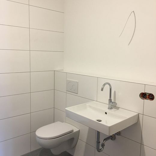 Perfectly renovated 3-room apartment with a beautiful view – First occupancy after renovation – Bad_2