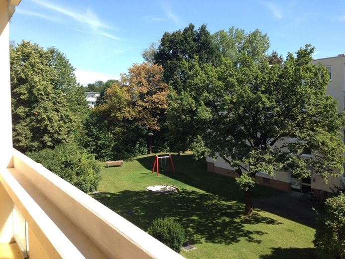 Möblierte, helle 1-Zimmer-Wohnung mit Südloggia in absolut ruhiger und dennoch zentraler Lage! – Foto 5