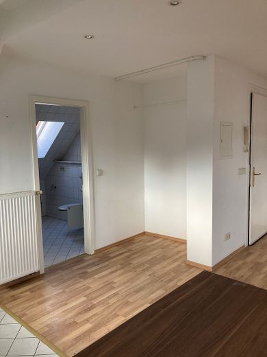 Loftfeeling auf 2 Ebenen, außergewöhliche & lichtdurchflutete Galeriewohnung – Foto 2