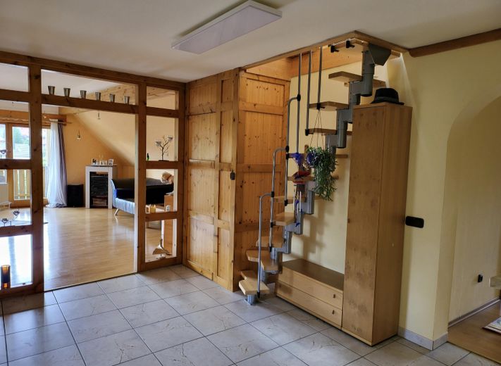 Diele Aufgang Dachboden W2