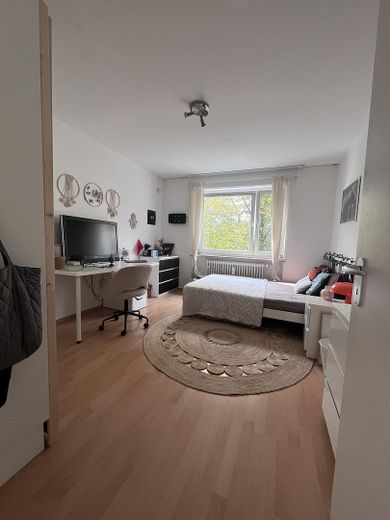 Schlafzimmer 1
