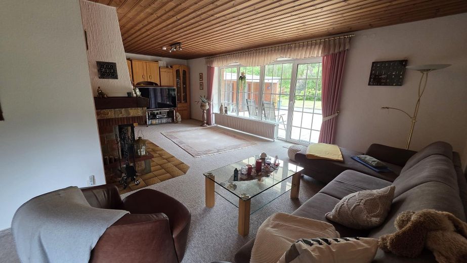 Maison individuelle avec grand terrain à Honerdingen – Wohnzimmer