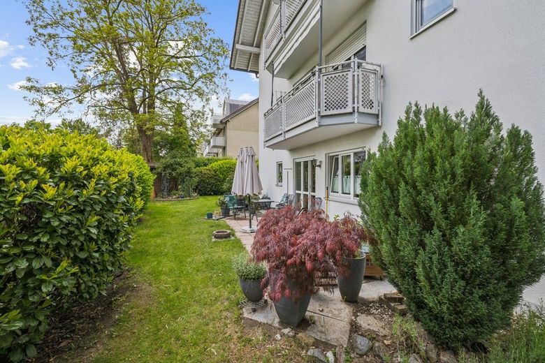 EG-Wohnung mit 134 m² großem Süd-Westgarten und direkt zugänglichem beheiztem Hobbyraum (21 m²) – Südseite