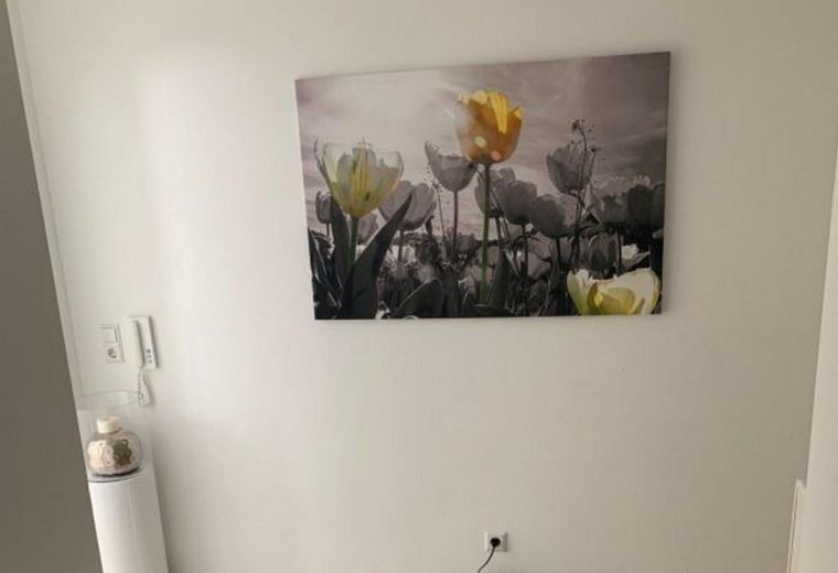 Voll möblierte wohnung mit Einbauküche – Foto 1