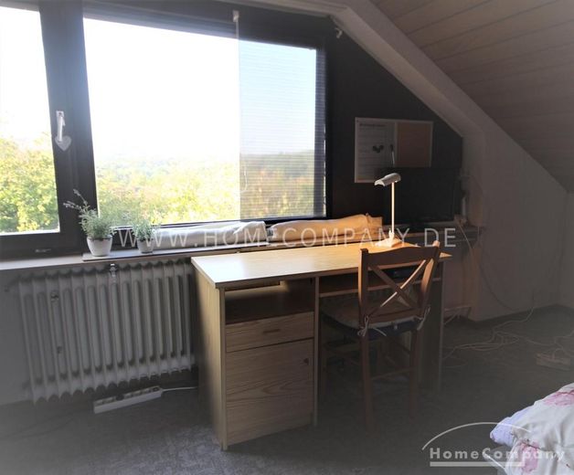 Möbliertes Zimmer mit großer Dachterrasse in Alt Saarbrücken – 7a4c90643c78d8e02d18f4e2f3280b221ebbe657.jpg