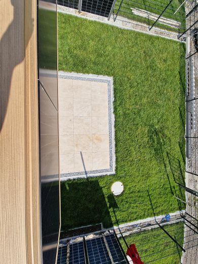 Przestronny dom z 6 pokojami o powierzchni 190 m² | Rodzina, wspólne mieszkanie kilku pokoleń i praca zdalna – Blick auf Terrasse OG