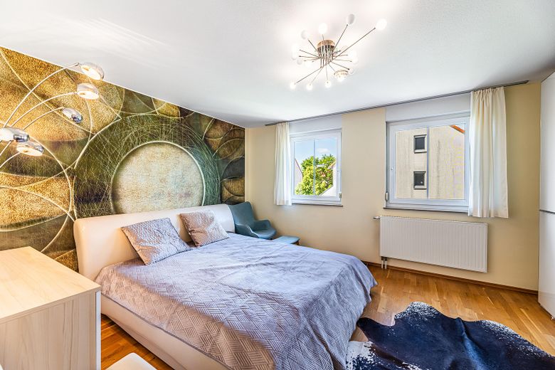 Helles Elternschlafzimmer