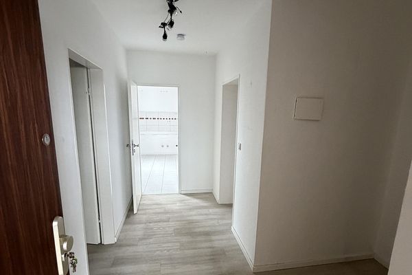 Balkonlu ve iyi ulaşım bağlantılarına sahip 2 odalı daire (63m²)