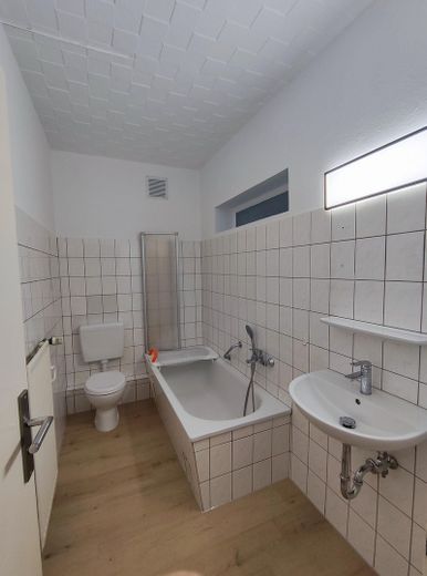 Appartamento ristrutturato di 2,5 locali con balcone e uso del giardino – Bad