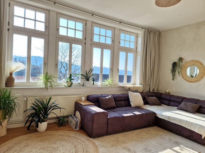 Wohnung mit Fernsicht – Wohnzimmer rechts