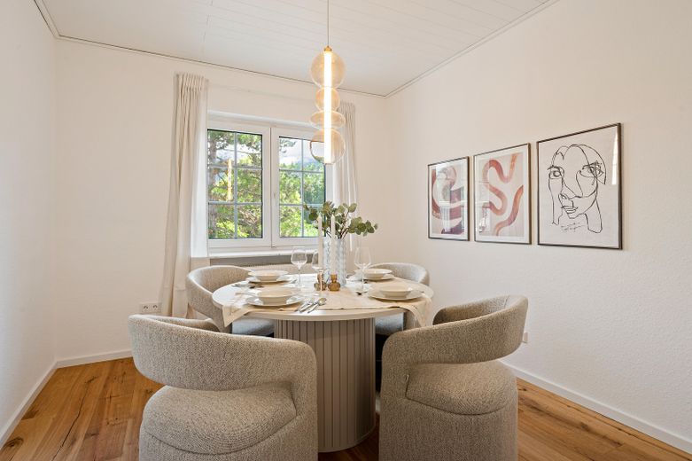 Provisionsfrei & sofort bezugsfertig: 4-Zi-Wohlfühloase mit 86 m² Sonnenterrasse – Esszimmer