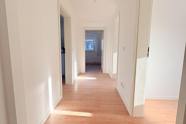 Reserviert - Kernsanierte, helle DG-Wohnung