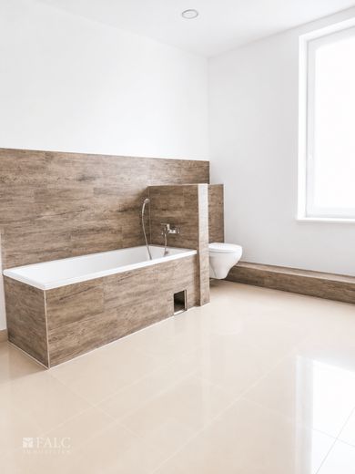 Historischer Charme trifft modernen Wohnkomfort - 3 Zimmer Altbaujuwel – Badezimmer