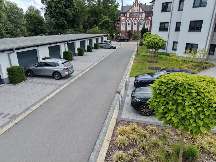 Moderne 4-Zimmer-Wohnung mit großzügiger, überdachter Terrasse/Balkon, Aufzug & Wärmepumpe – Foto 2