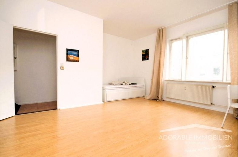 Bezugsfrei: Charmante 1-Zimmerwohnung nahe Spree und Schloss Charlottenburg, zu verkaufen – BHS 10