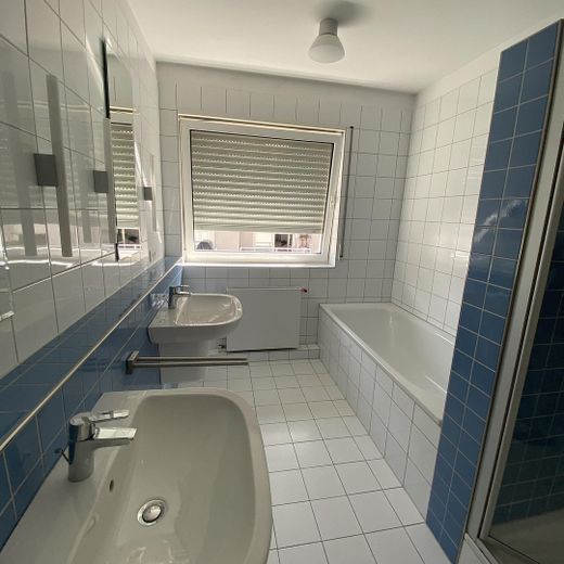 großzügige Wohnung zentral gelegen – Foto 5