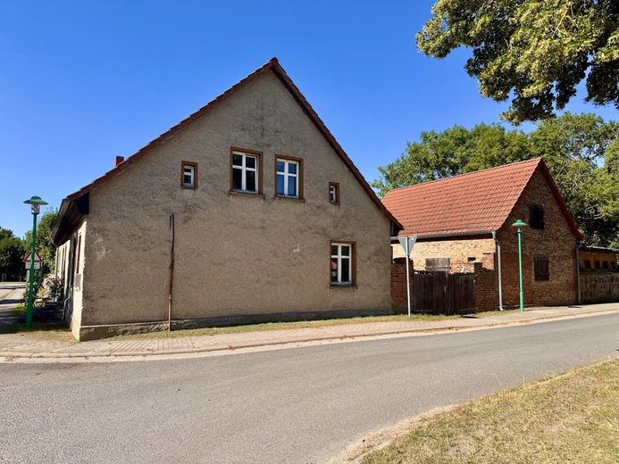 HORN IMMOBILIEN ++ RESERVIERT++großes Haus bei Carmzow bei Prenzlau, sehr ruhige Lage – Hausansicht