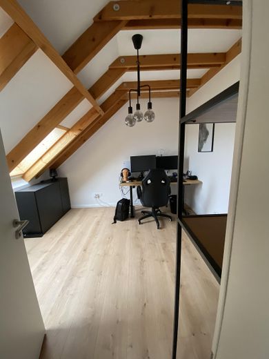 Moderne 3-Zimmer-Maisonette mit 3 Balkonen, Garage & Panoramablick über Würzburg – Foto 11